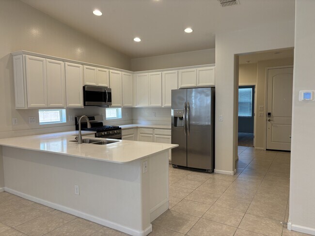 Building Photo - 7411 N 123rd Dr