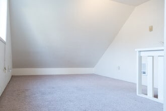 Building Photo - 1007 W Main St