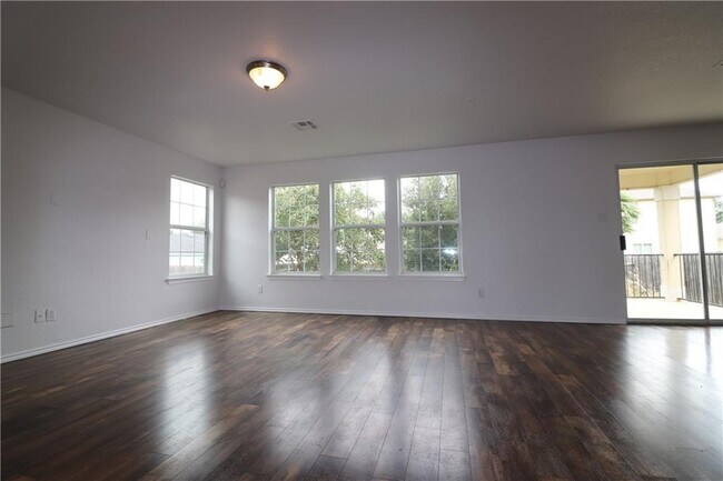 Foto del edificio - 5620 Thunder Gulch Dr