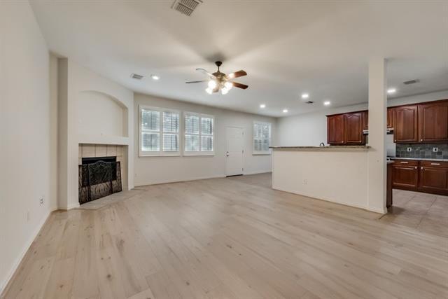 Foto del edificio - 9601 Bull Creek Dr