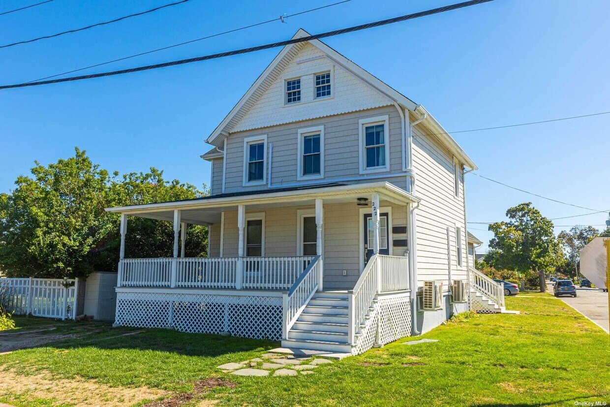 Primary Photo - 222 Cedar Ln