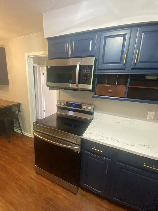 Foto del edificio - 6970 Carriage Hill Dr