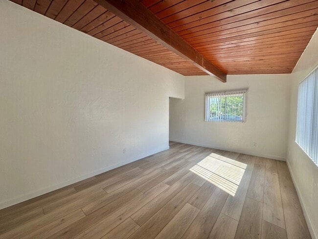 Building Photo - 4429-4431 Manitou Way