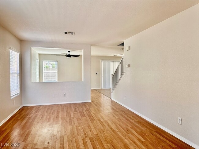 Foto del edificio - 9517 W Gilmore Ave