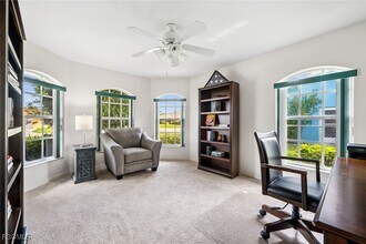 Building Photo - 210 SW 37th Terrace