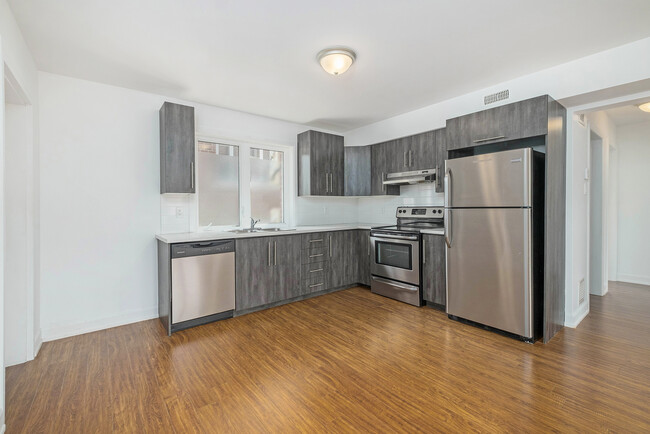 Building Photo - 368 Tillbury Ave