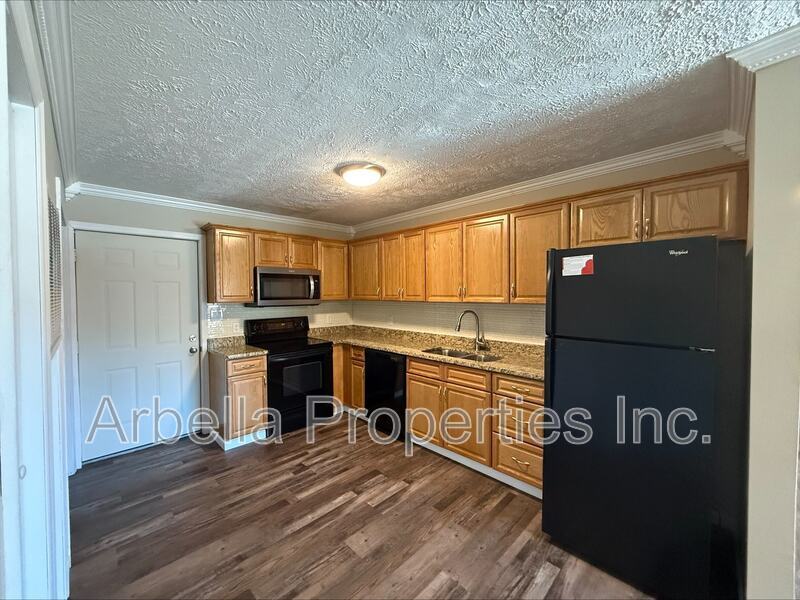 Primary Photo - 169 Minga Dr