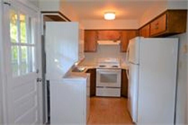Foto del edificio - 115 White Oak Dr