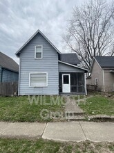 Building Photo - 1226 S Sheffield Ave
