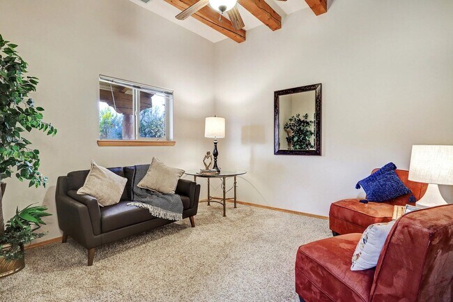 Foto del edificio - 115 Espinosa Rd