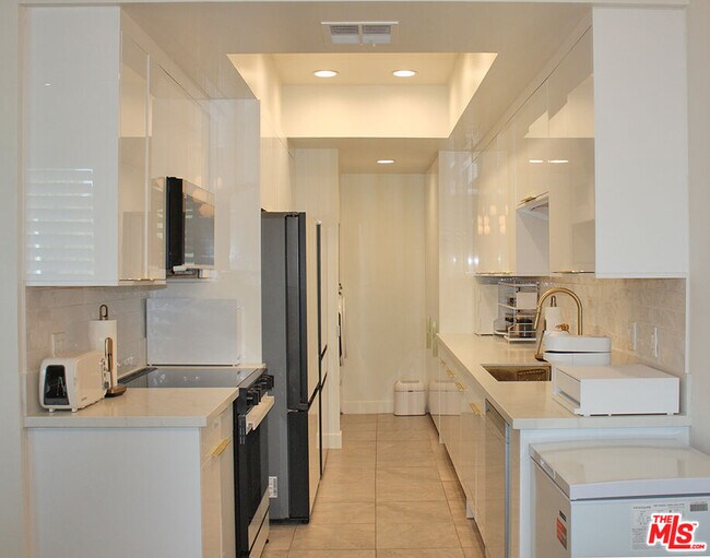 Foto del edificio - 2175 S Beverly Glen Blvd