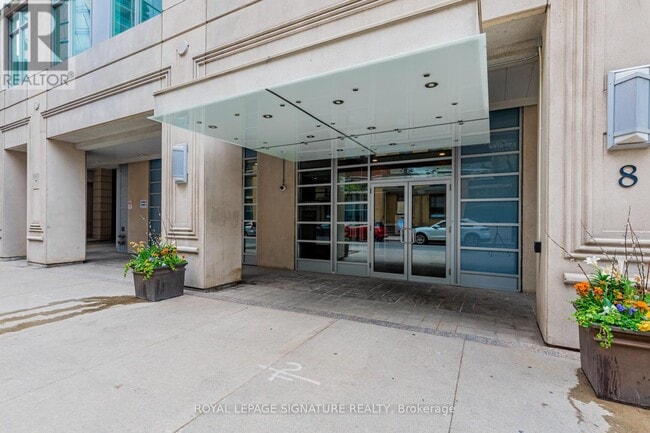 Building Photo - 8 Scollard St