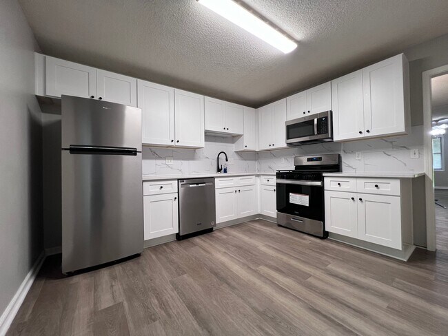 Foto del edificio - 4009 Hawthorne Cir
