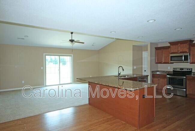 Foto del edificio - 316 Lockeland Park Dr