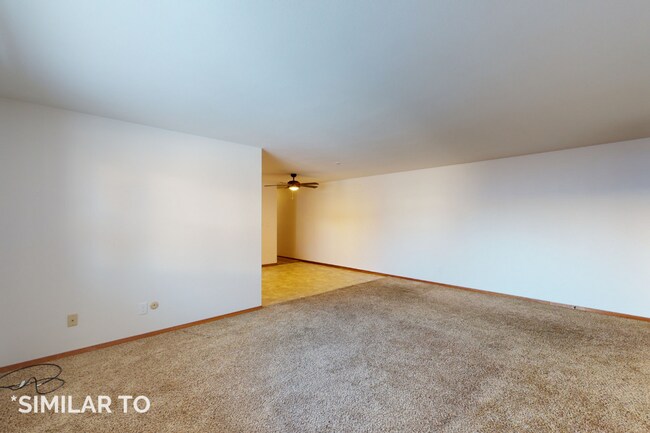 Building Photo - 1 & 2 Bedroom Updated Apartments- Great lo...