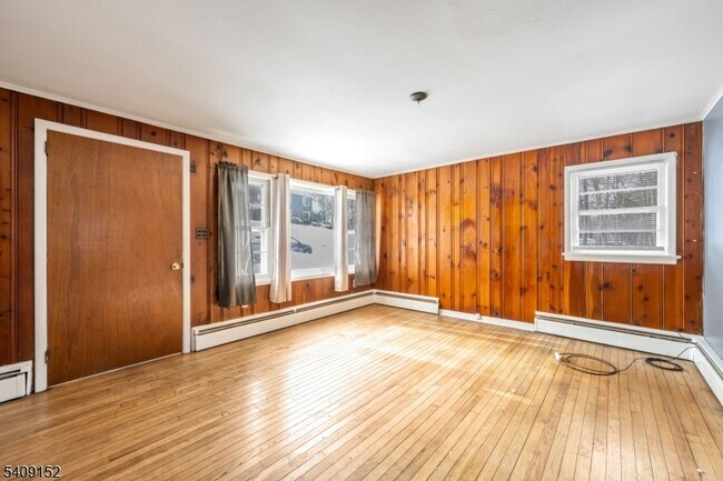 Foto del edificio - 47 Eugene Rd