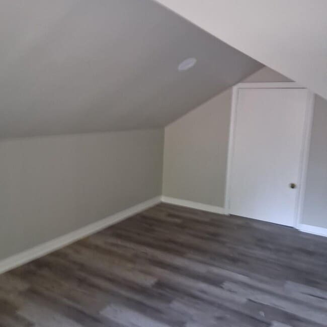 Building Photo - 1310 Martin St