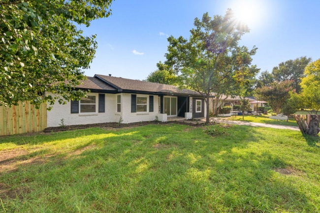 Building Photo - 11380 Lanewood Cir