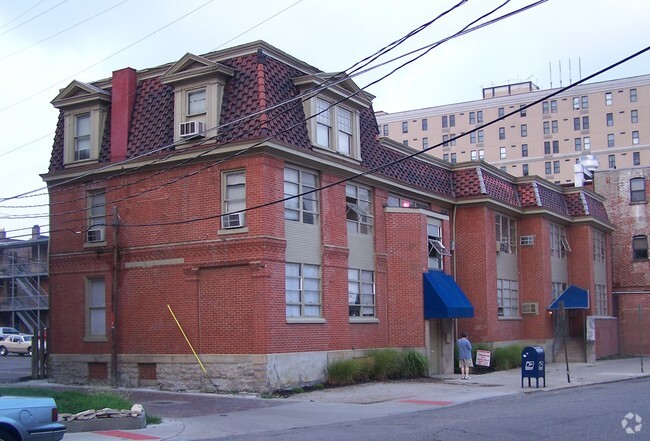 Building Photo - Short North - Victorian Village Apartments