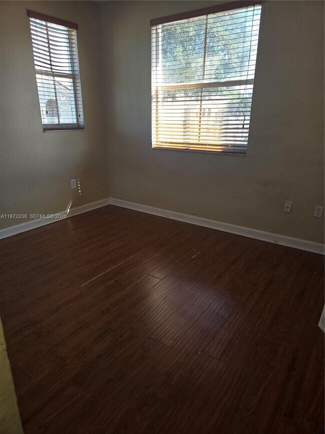 Foto del edificio - 1677 SE 27th Ct