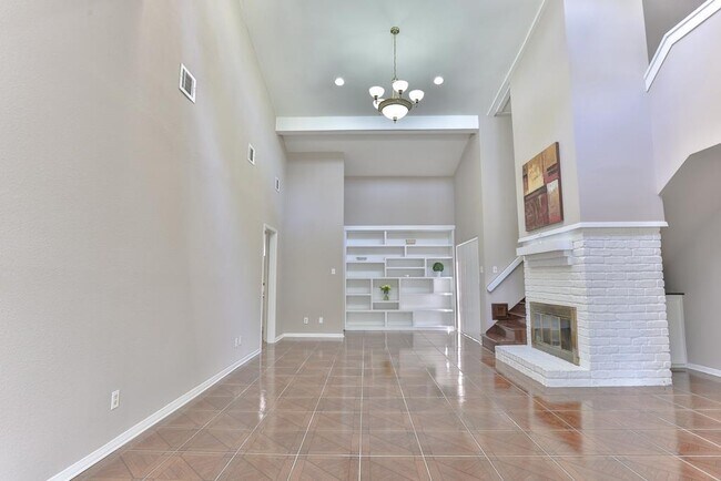 Building Photo - 16414 De Lozier St