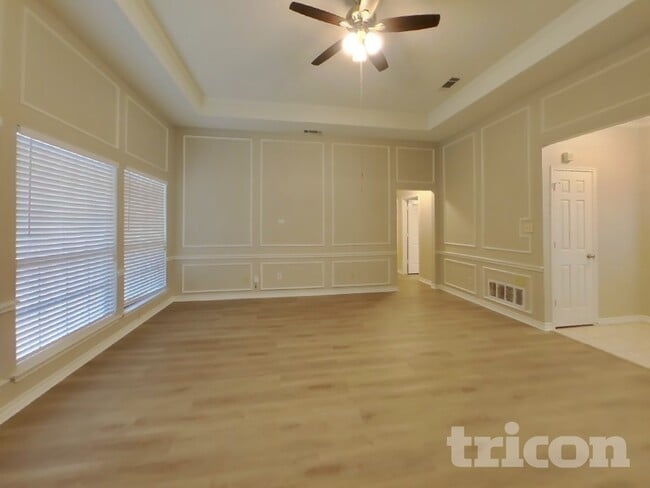 Building Photo - 528 Renee Ln