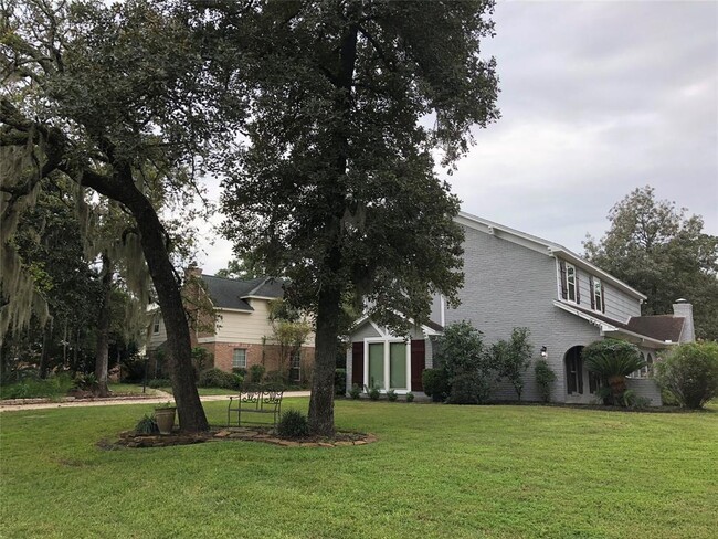 Building Photo - 614 Brook Hollow Dr
