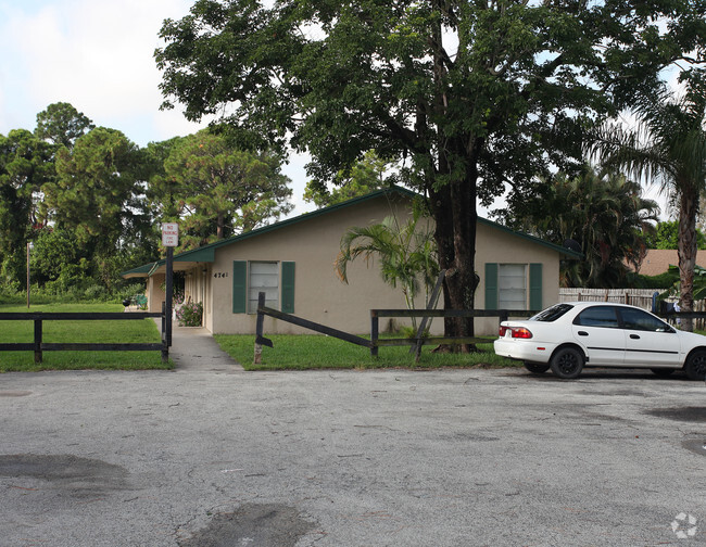 Apartments Under 900 In West Palm Beach Fl Apartments Com