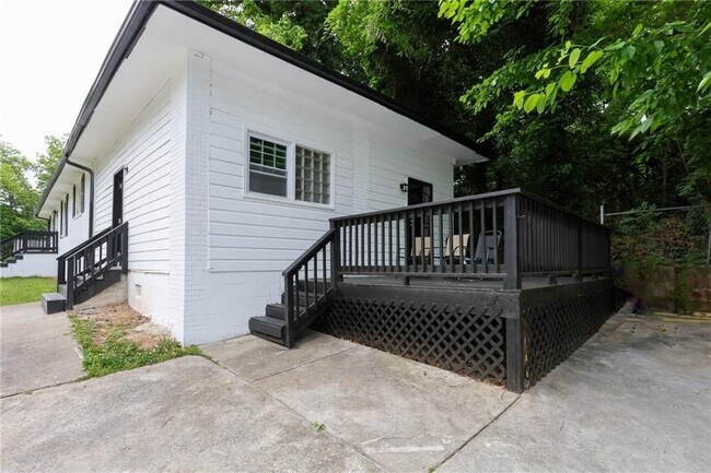 Foto del edificio - 224 Chappell Rd NW