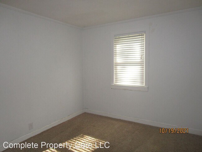 Building Photo - 3 br, 1 bath House - 2205 S Rosemont