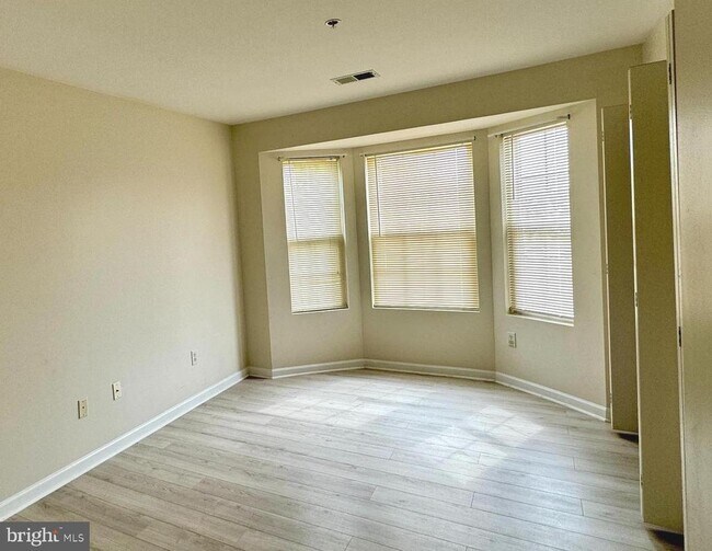 Foto del edificio - 110 Brookland Ct