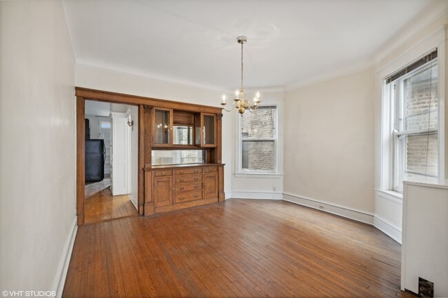 Building Photo - 1444 W Berwyn Ave