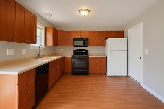Building Photo - 506 Brendon Park Ln