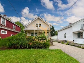 Building Photo - 608 2nd St