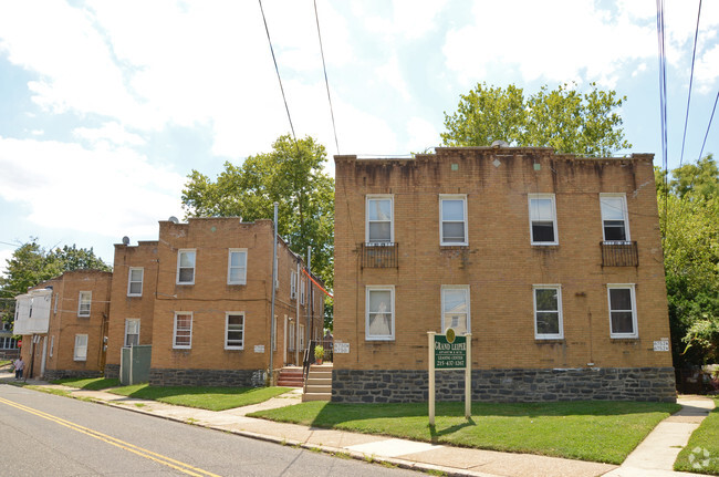 Building Photo - Lawndale Apartments