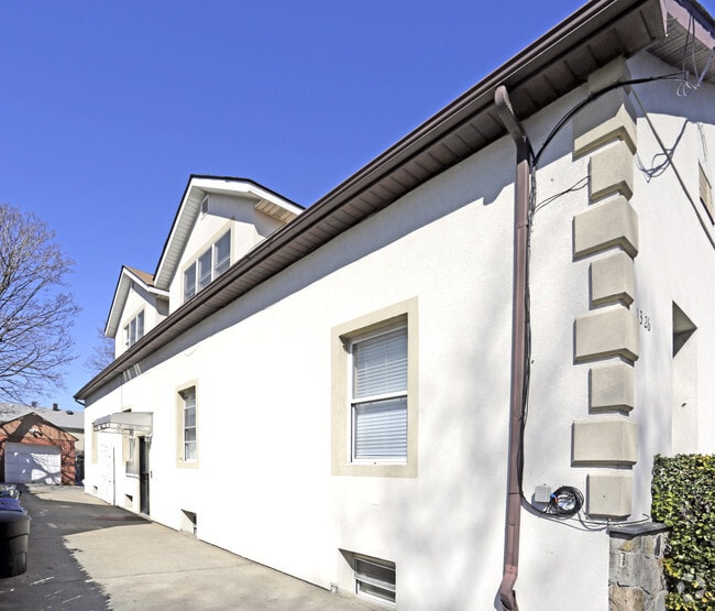 Building Photo - 1326 128th St