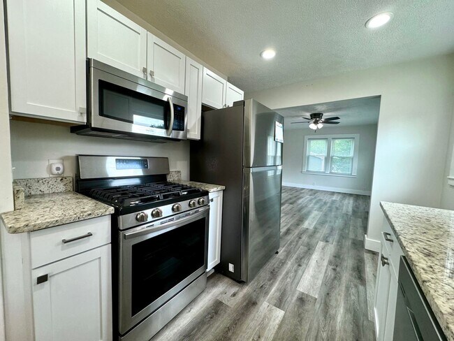 Foto del edificio - Updated & Move-In Ready Home for Rent – 2B...