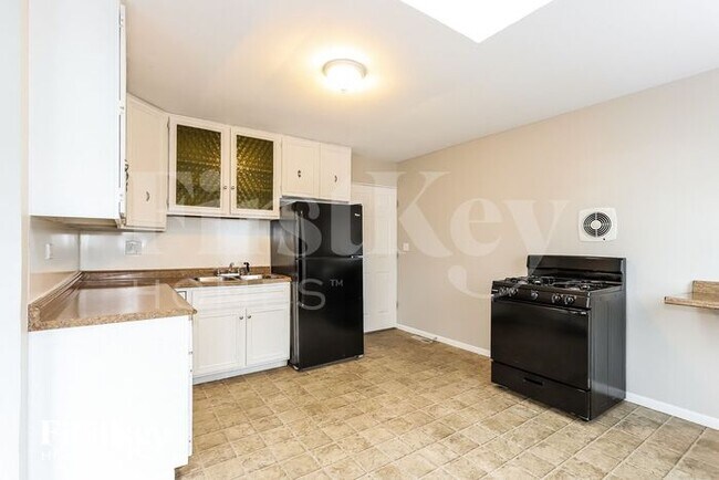 Foto del edificio - 1504 Walnut Dr