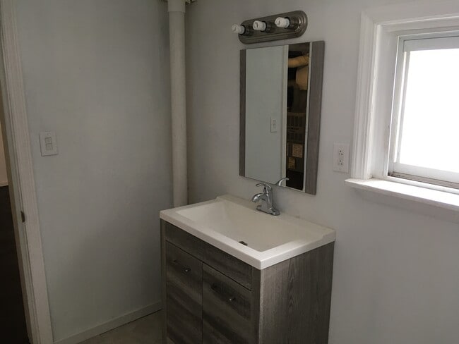 Foto del edificio - 4561 Mt Troy Rd