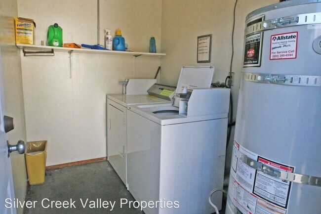 Building Photo - 2 br, 1 bath House - 720 Harvard Ave - #4