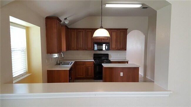 Foto del edificio - 104 North Treasure Oaks Drive, Leander, TX...