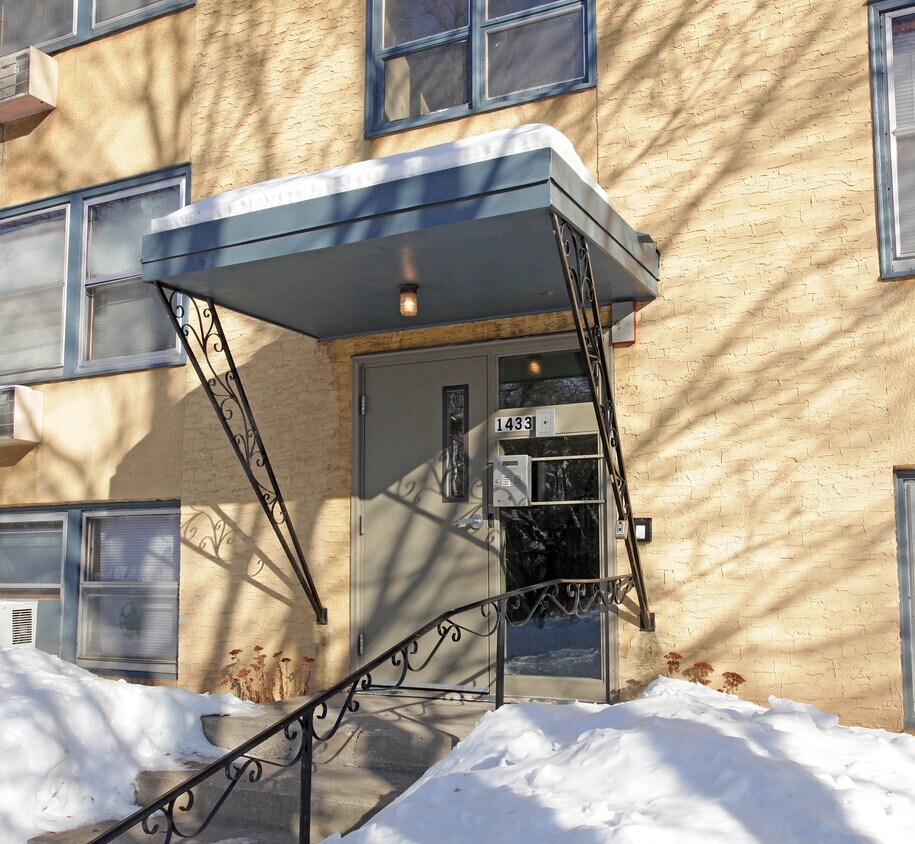 Building Photo - 1433 7th St E