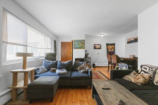 Foto del edificio - 6721 N Hermitage Ave