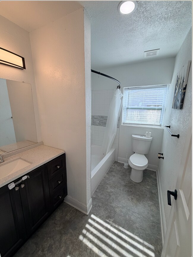Foto del edificio - 2703 W Spruce St