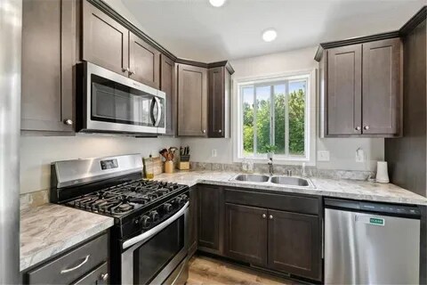 Foto del edificio - 353 66th St SW