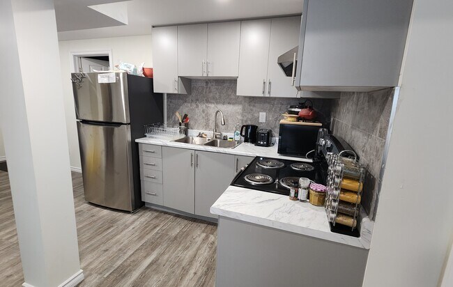 Photo du bâtiment - 2011 Grand Blvd