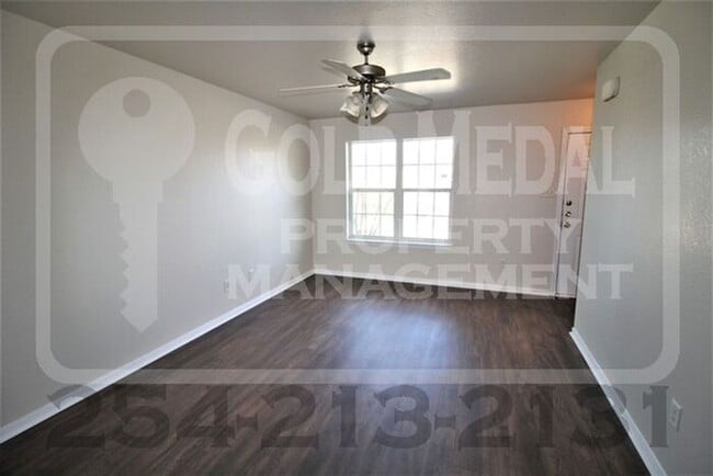 Building Photo - Charming Cove Living on Ave E! 401 W Ave E, Unit C