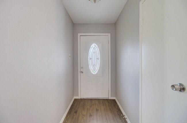 Foto del edificio - 13614 Larkbrook St