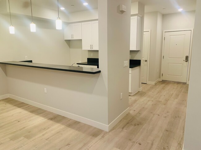 Foto del edificio - 14828 Rayen St
