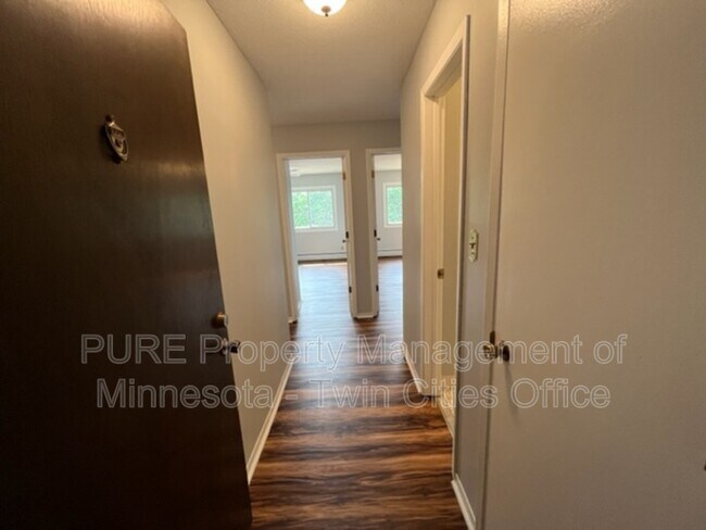 Foto del edificio - 8045 Xerxes Ave S